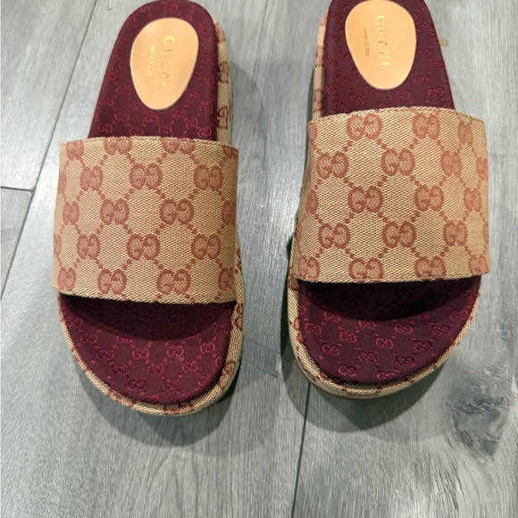 & Other Stories Shoes - Slide Sandals with Burgundy